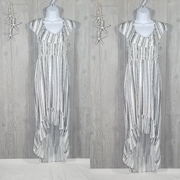 Almost Famous Dresses & Skirts - NWT Almost Famous Dress Large Black White Ruffled High Low